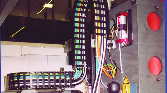 Laufruhige Kunstoffgleitlager in Werkzeugmaschinen von DMG